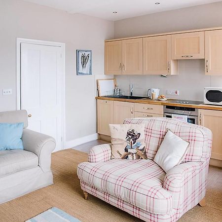 Serendipity, Aldeburgh - An Apartment On The High Street! ภายนอก รูปภาพ